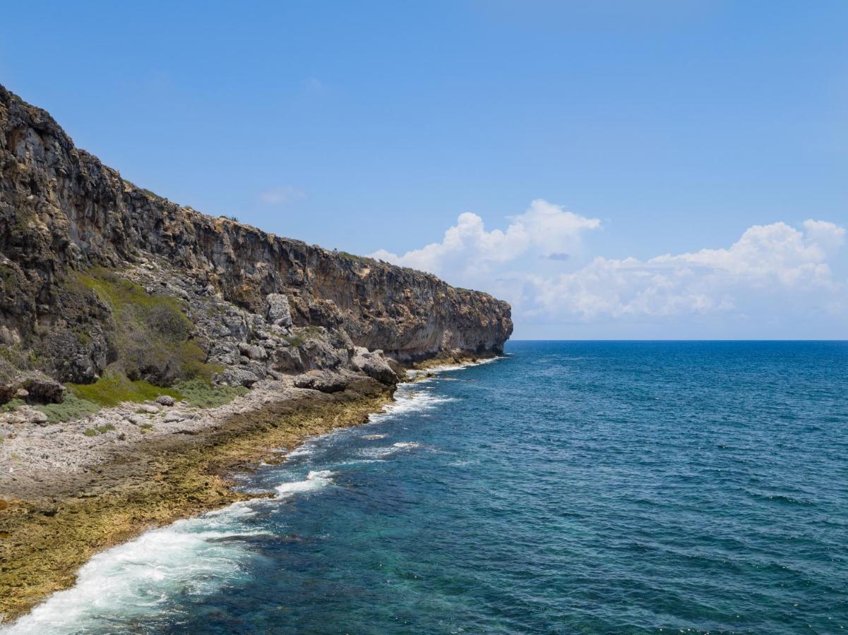 Le Soleil D'Or Hotel Cayman Brac Exterior photo