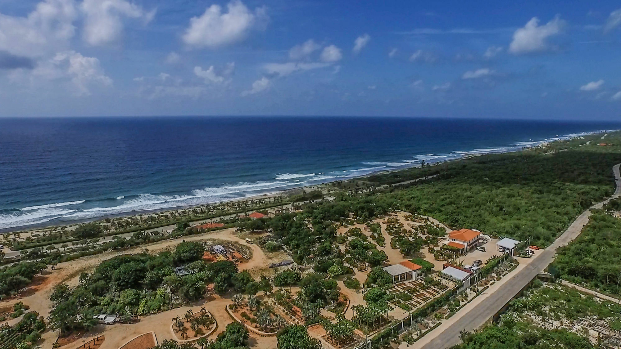 Le Soleil D'Or Hotel Cayman Brac Exterior photo