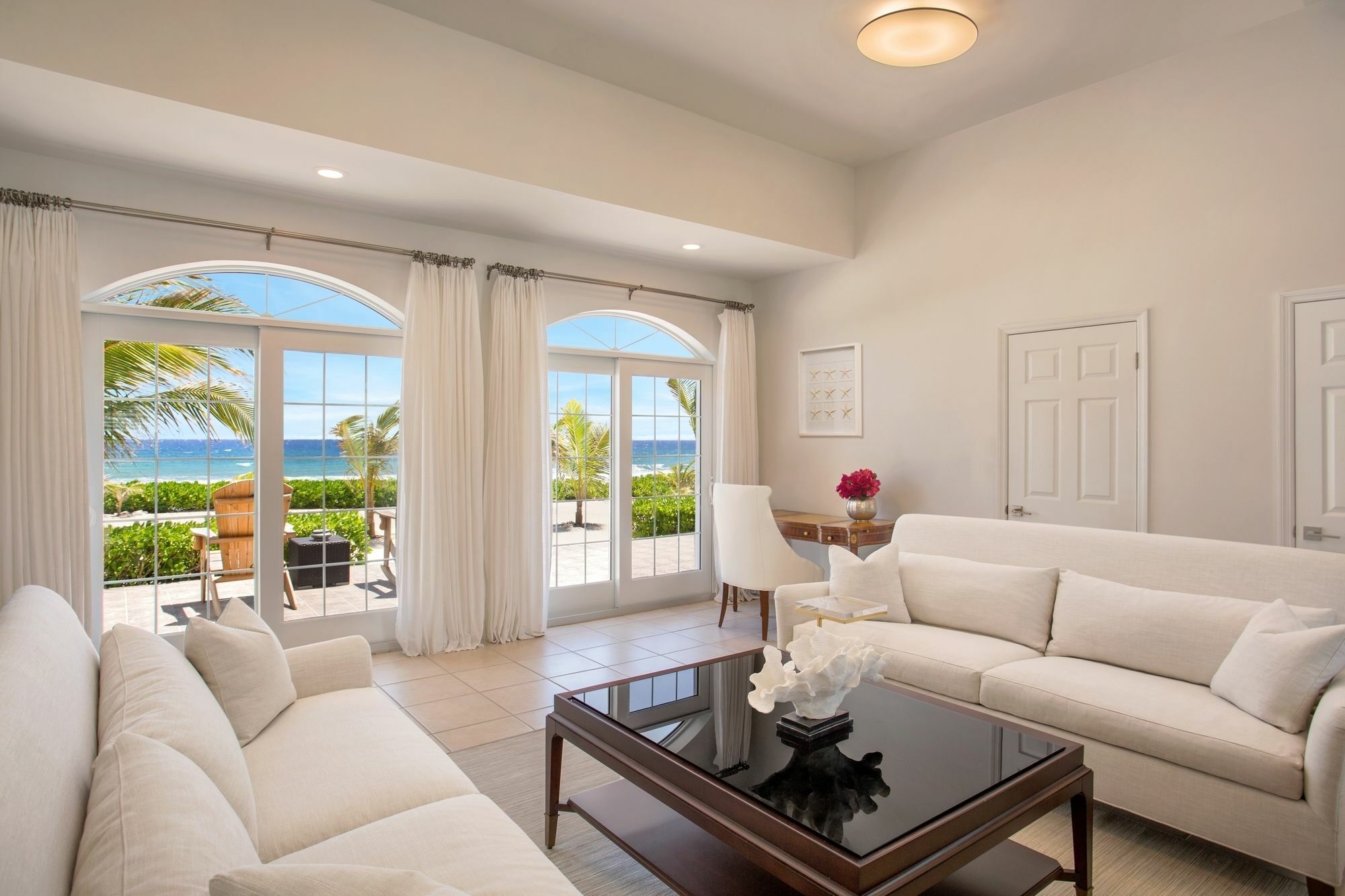 Le Soleil D'Or Hotel Cayman Brac Exterior photo
