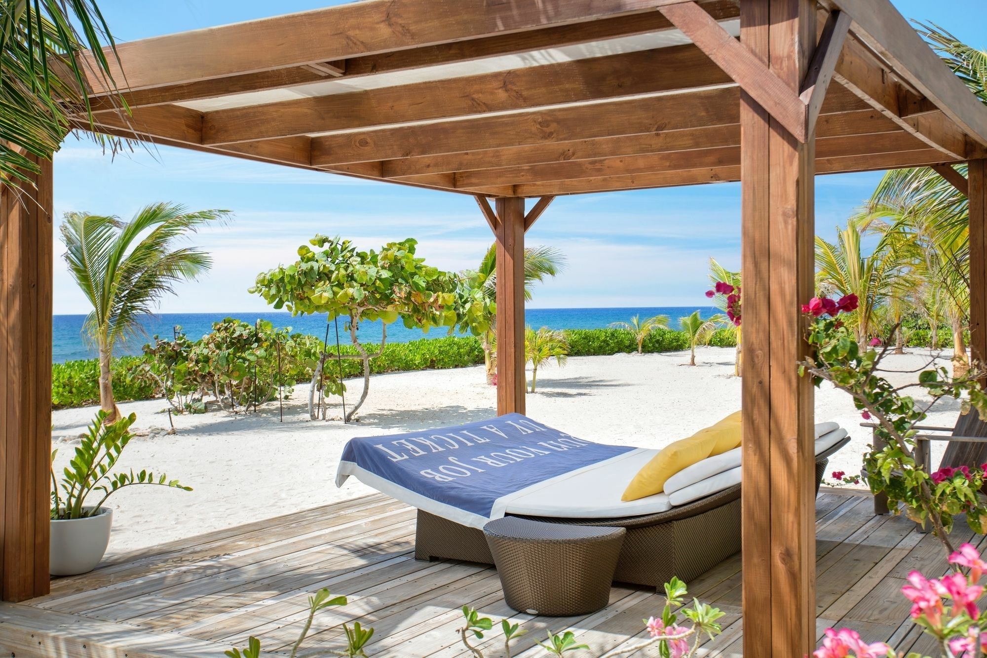 Le Soleil D'Or Hotel Cayman Brac Exterior photo