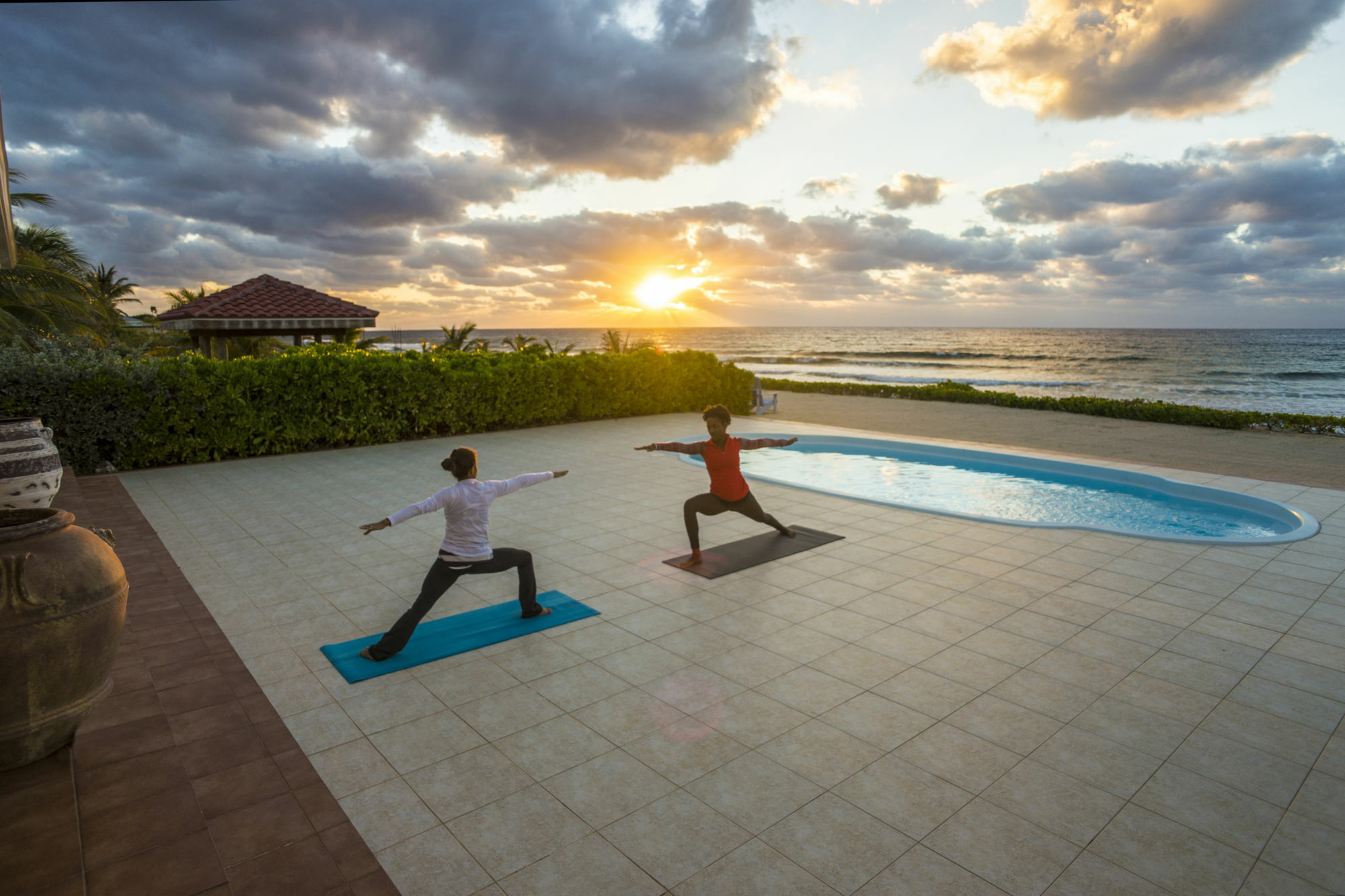 Le Soleil D'Or Hotel Cayman Brac Exterior photo